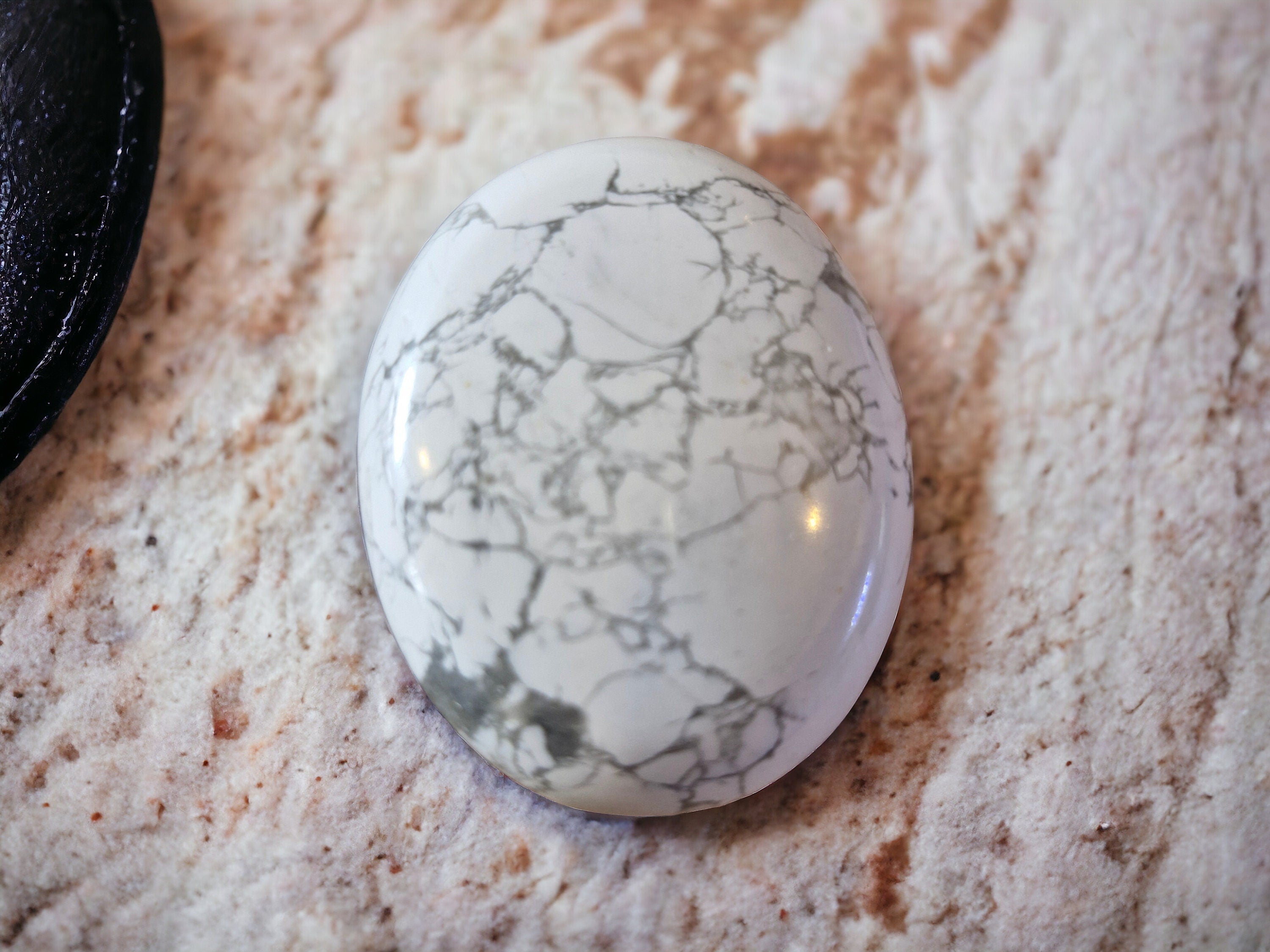 Howlite Palm stones